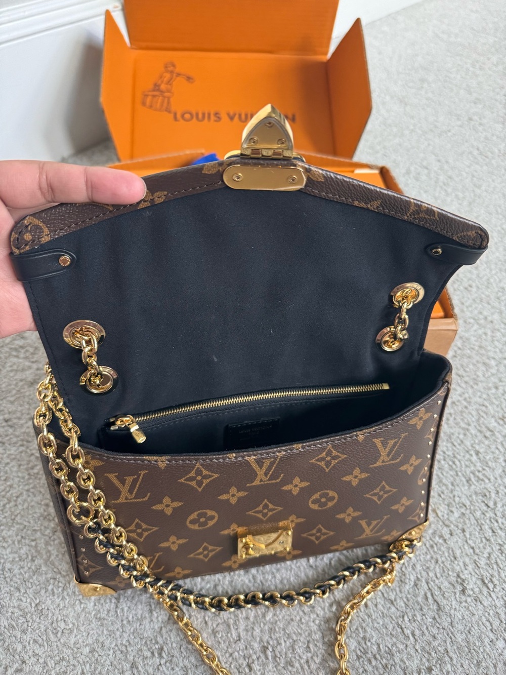 Louis Vuitton Trunkie - Picture 7 of 15